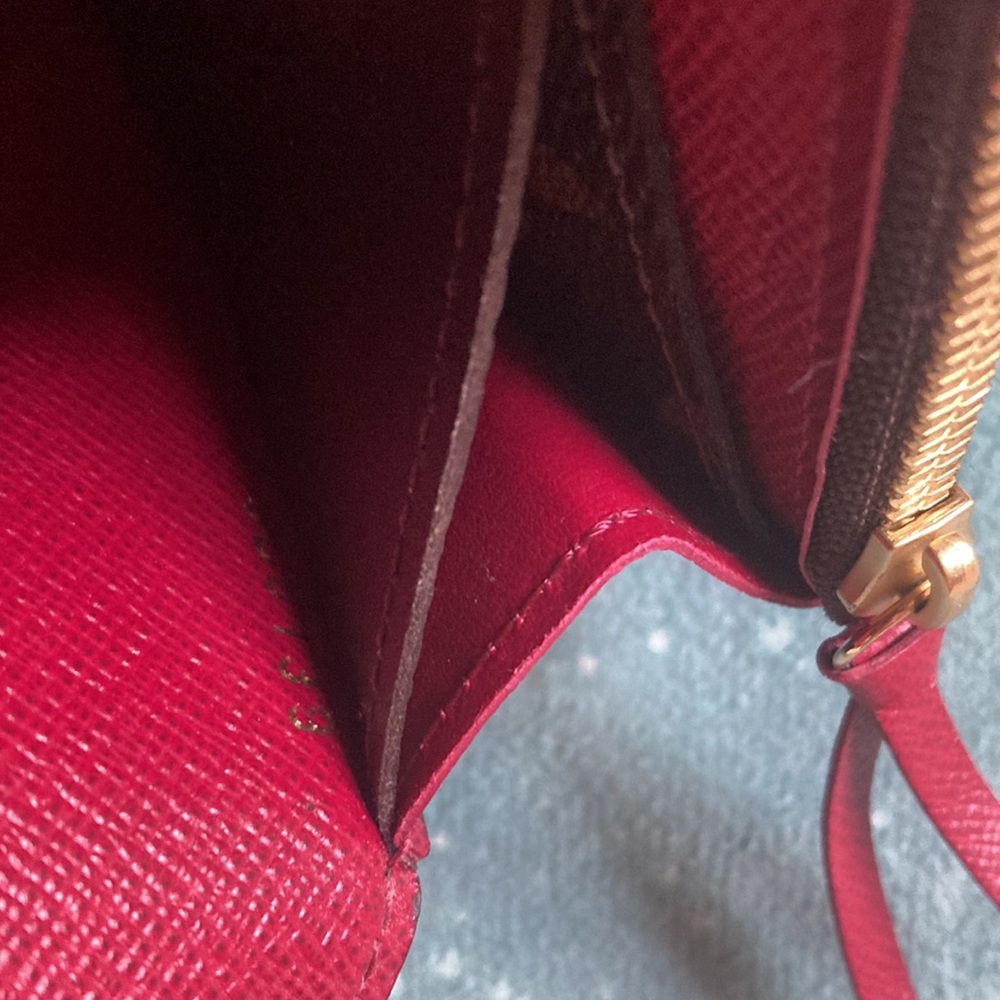 Louis Vuitton Emilie Wallet - Picture 8 of 11